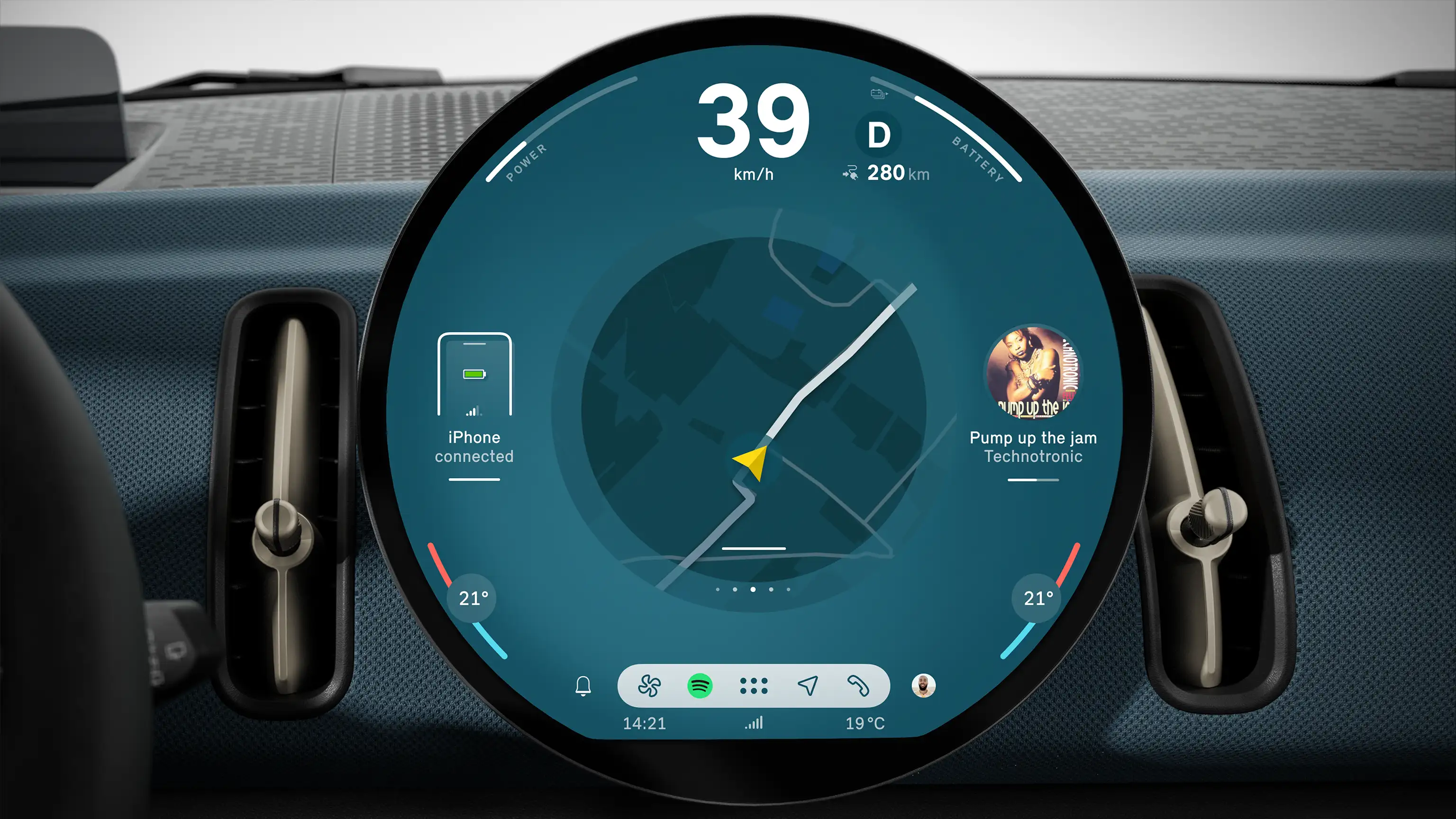 Изображение с камеры заднего вида, отображаемое на круглом экране мультимедийной системы MINI с парковочными направляющими.