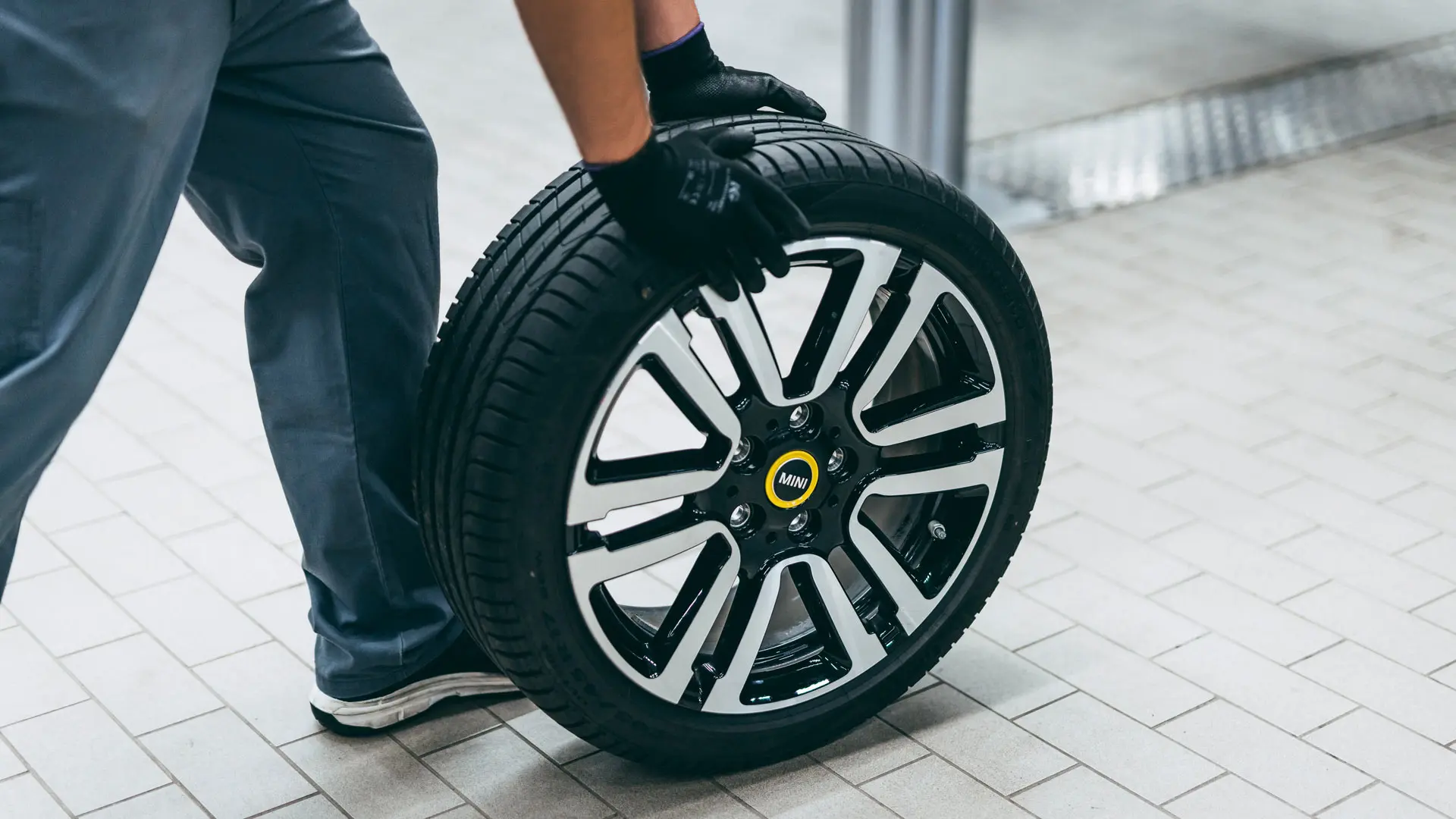 Колеса MINI — страховка mini tyre insurance — страховое покрытие шин