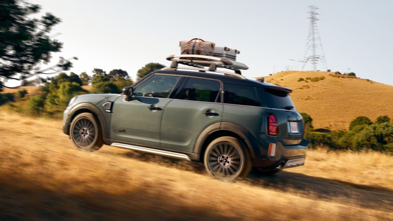 Аксессуары MINI - необходимое в путешествиях багажник на крышу mini