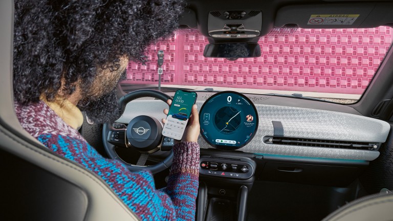 Электромобиль MINI — цифровой опыт — приложение mini