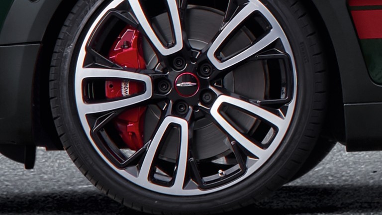 MINI John Cooper Works – 18-дюймовые легкосплавные диски – 18-дюймовые тормоза