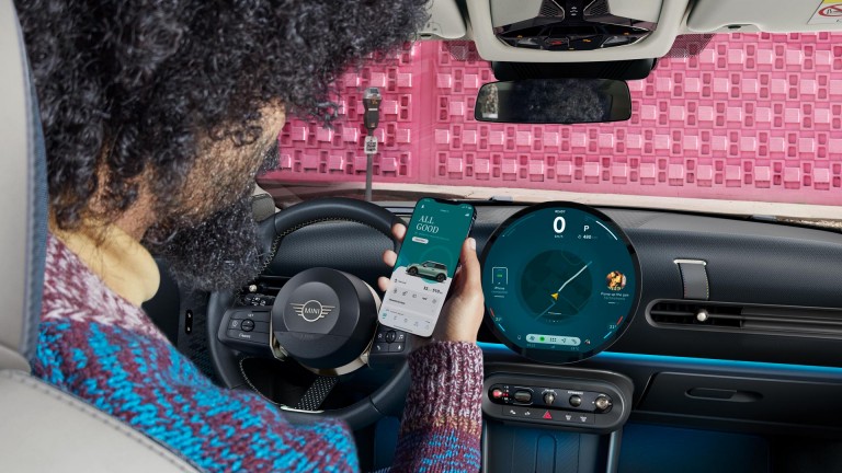 MINI Cooper 3-дверный – цифровой опыт – приложение mini